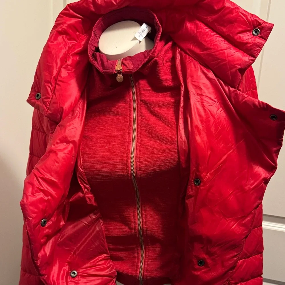 lululemon athletica Vibrant Red Quilted Puffer Jacket - Picture 16 of 16